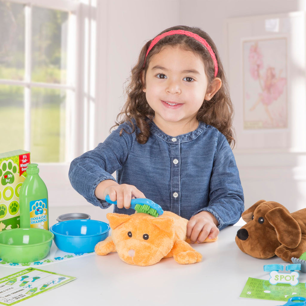 Feeding and Grooming Pet Care Play Set V799939